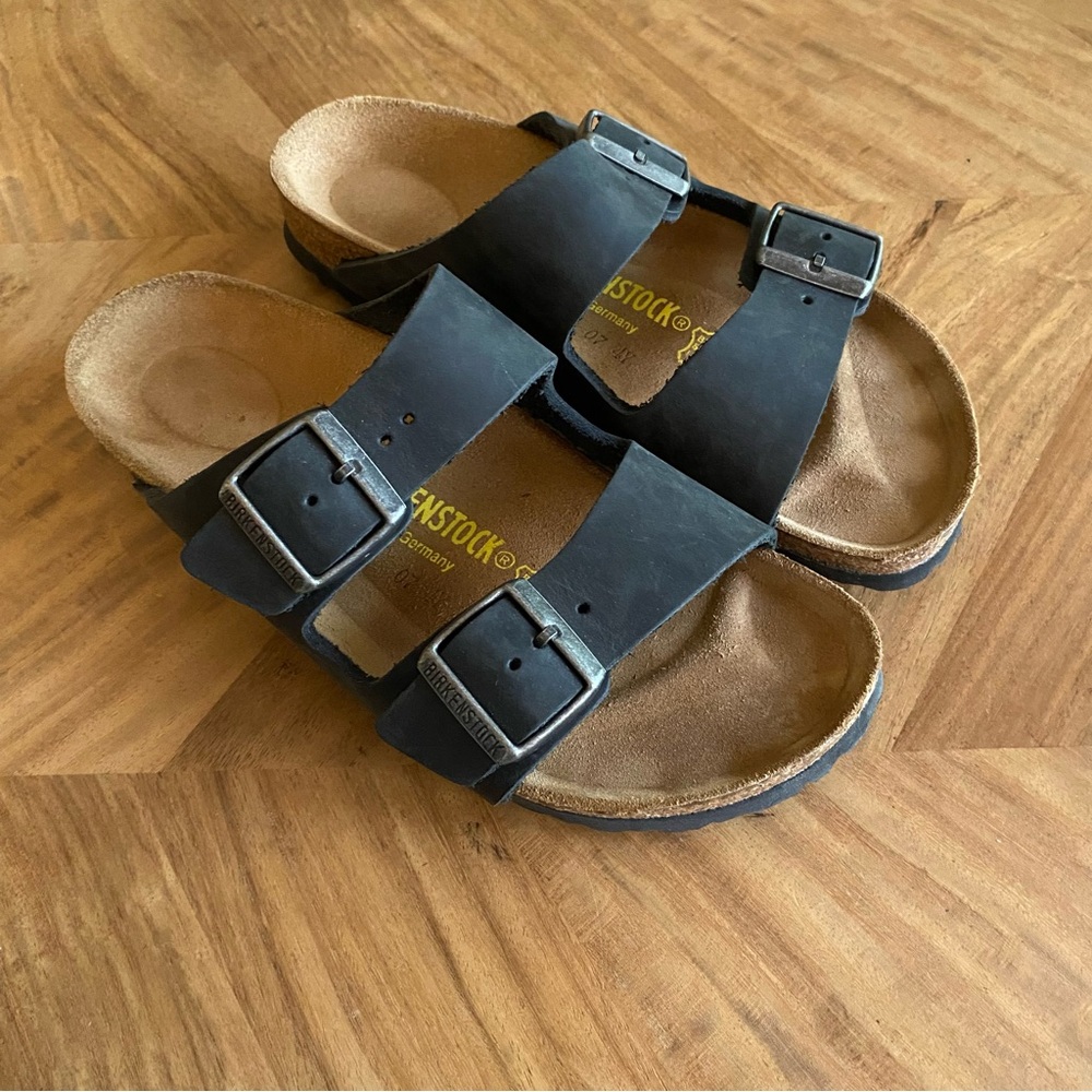 Birkenstock Arizona Black Leather 2-Strap Sandal, Size 38 - Picture 2 of 7